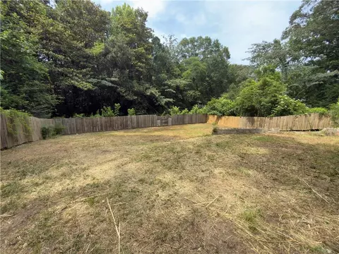 Exterior - 5912 Theles Dr, Mobile, AL 36693 photo 7 of 8