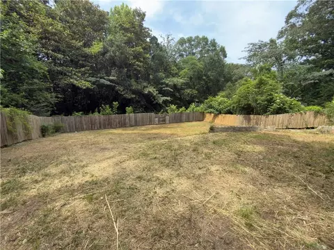Exterior - 5912 Theles Dr, Mobile, AL 36693 photo 2 of 8