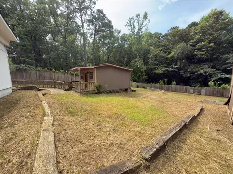 Exterior - 5912 Theles Dr, Mobile, AL 36693 photo 4 of 8