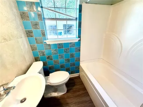 Bath - 6955 Three Notch Rd, Mobile, AL 36619 photo 2 of 2
