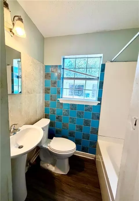 Bath - 6955 Three Notch Rd, Mobile, AL 36619 photo 1 of 2