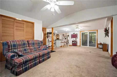 Living - 6491 Beth Ln, Chunchula, AL 36521 photo 2 of 3
