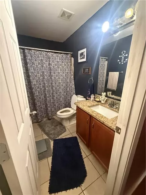 Bath - 3210 Bloomington Dr, Mobile, AL 36695 photo 5 of 6
