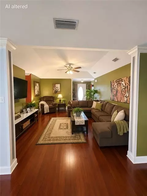 Living - 3210 Bloomington Dr, Mobile, AL 36695 photo 2 of 3