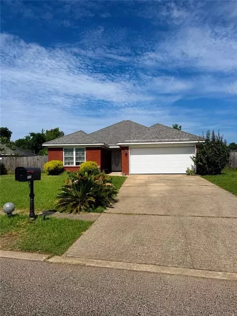 Exterior - 3210 Bloomington Dr, Mobile, AL 36695 photo 2 of 6