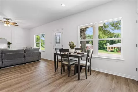 Dining - 914 Stuart Dr W, Mobile, AL 36605 photo 2 of 2