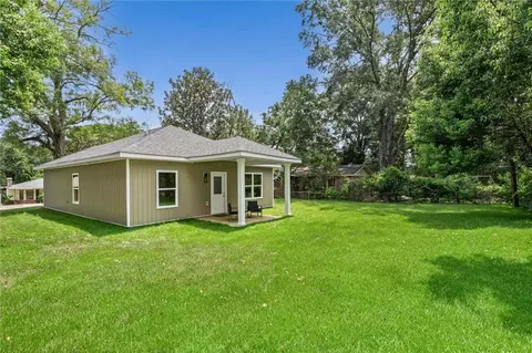 Exterior - 914 Stuart Dr W, Mobile, AL 36605 photo 3 of 5