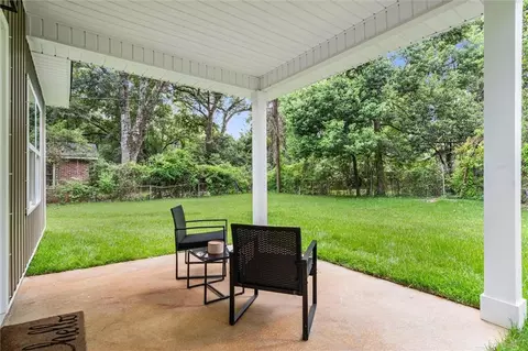 Exterior - 914 Stuart Dr W, Mobile, AL 36605 photo 2 of 5
