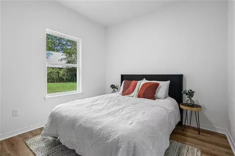 Bedroom - 914 Stuart Dr W, Mobile, AL 36605 photo 3 of 5