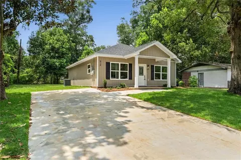 Exterior - 914 Stuart Dr W, Mobile, AL 36605 photo 5 of 5