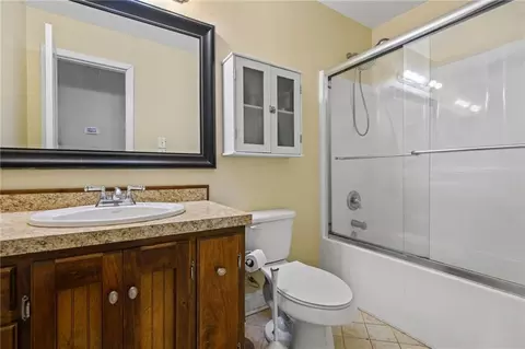 Bath - 511 W Lee St, Chickasaw, AL 36611 photo 1 of 1