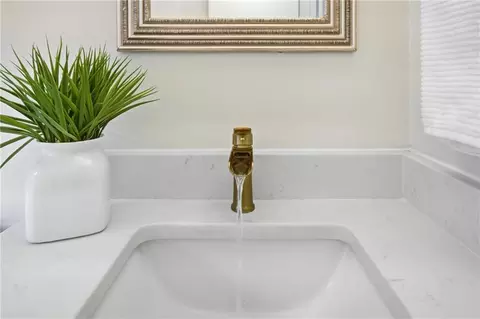 Bath - 2863 Cottage Glenn Dr E, Mobile, AL 36695 photo 4 of 4