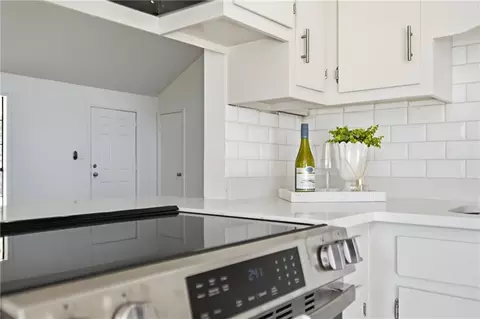 Kitchen - 2863 Cottage Glenn Dr E, Mobile, AL 36695 photo 8 of 9