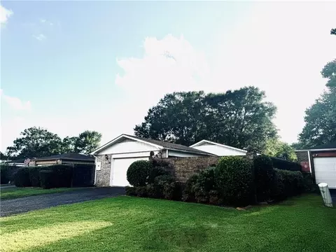 Exterior - 8 Cobblestone Way W, Mobile, AL 36608 photo 2 of 8