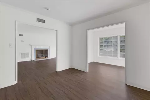 Living - 281 Florida St S, Mobile, AL 36606 photo 1 of 4