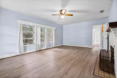 Living - 3 Mcalpine Dr, Mobile, AL 36608 photo 3 of 4