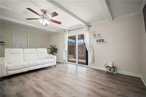 Living - 4017 Cottage Hill Rd #73, Mobile, AL 36609 photo 3 of 3