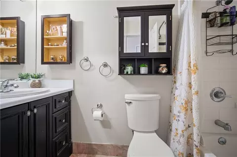 Bath - 4017 Cottage Hill Rd #73, Mobile, AL 36609 photo 2 of 3