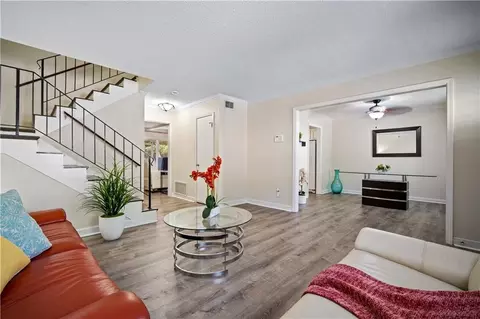 Living - 4017 Cottage Hill Rd #73, Mobile, AL 36609 photo 1 of 3