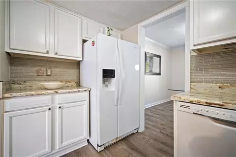 Kitchen - 4017 Cottage Hill Rd #73, Mobile, AL 36609 photo 1 of 3