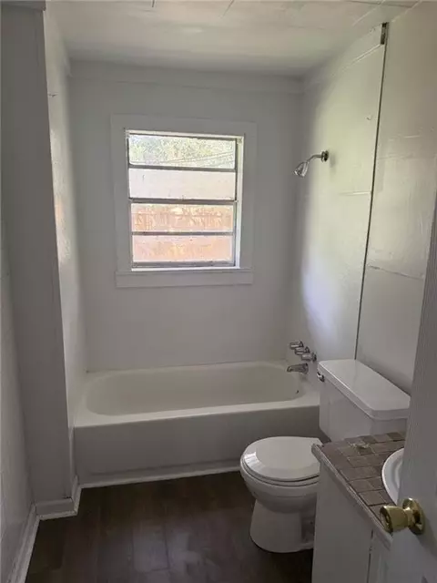 Bath - 3232 Morgan Rd, Mobile, AL 36605 photo 2 of 2