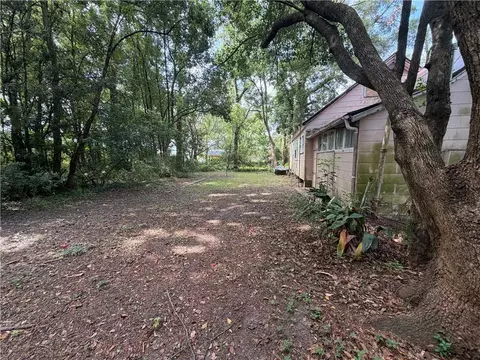 Exterior - 320 Snyder Dr, Mobile, AL 36610 photo 3 of 5