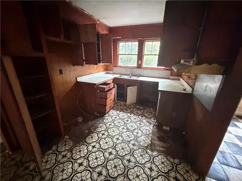 Kitchen - 320 Snyder Dr, Mobile, AL 36610 photo 1 of 1
