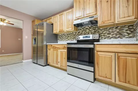 Kitchen - 902 Memory Ln, Mobile, AL 36608 photo 4 of 4