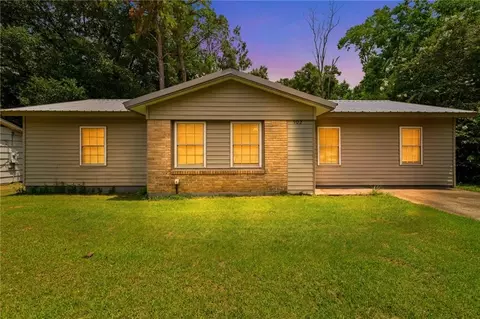 Exterior - 902 Memory Ln, Mobile, AL 36608 photo 5 of 7