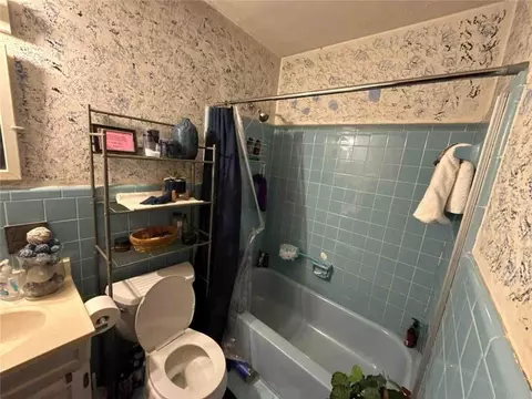 Bath - 504 Lott St, Mobile, AL 36604 photo 1 of 1