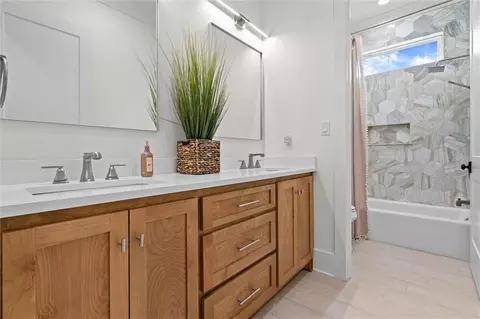 Bath - 11 Creax Rd, Axis, AL 36505 photo 5 of 5