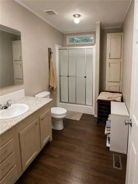 Bath - 2346 Repoll Rd, Mobile, AL 36695 photo 1 of 2