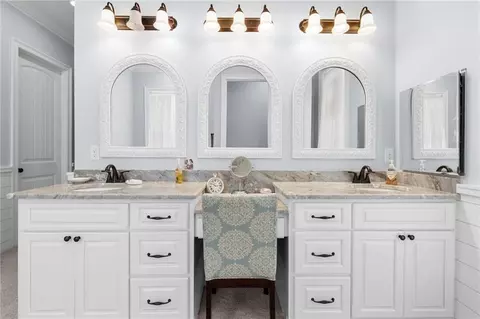 Bath - 9140 Wallcross Ct, Mobile, AL 36695 photo 6 of 7