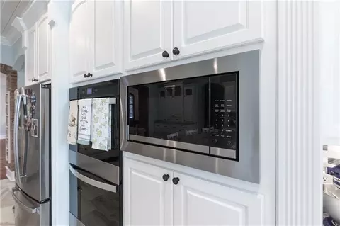 Kitchen - 9140 Wallcross Ct, Mobile, AL 36695 photo 7 of 7
