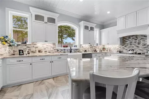 Kitchen - 9140 Wallcross Ct, Mobile, AL 36695 photo 4 of 7