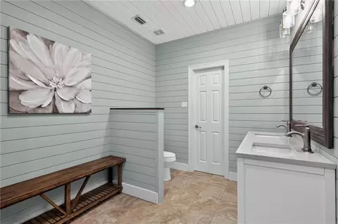 Bath - 2932 Squire Ln, Mobile, AL 36695 photo 1 of 7