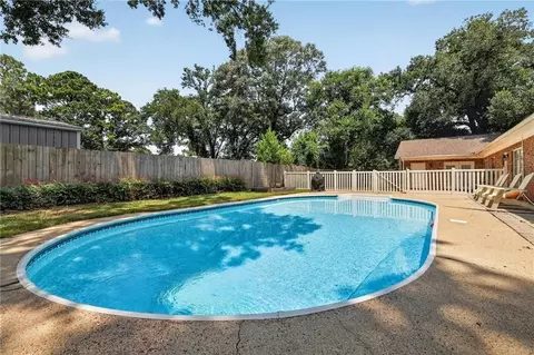 Exterior - 2932 Squire Ln, Mobile, AL 36695 photo 5 of 6