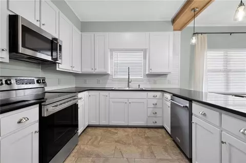 Kitchen - 2932 Squire Ln, Mobile, AL 36695 photo 1 of 2