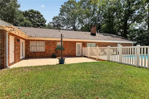 Exterior - 2932 Squire Ln, Mobile, AL 36695 photo 3 of 6