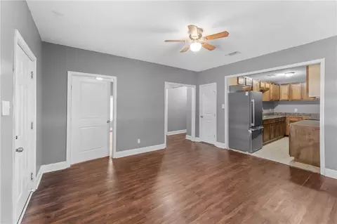 Living - 1105 Adams St, Mobile, AL 36603 photo 2 of 3