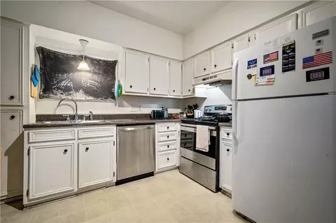 Kitchen - 251 Park Ter, Mobile, AL 36604 photo 3 of 3