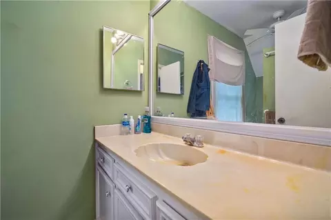 Bath - 251 Park Ter, Mobile, AL 36604 photo 1 of 3