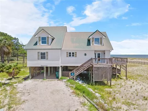 300 Audubon Pl, Dauphin Island, AL 36528