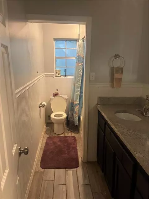 Bath - 2228 Vaughan Dr E, Mobile, AL 36605 photo 1 of 2