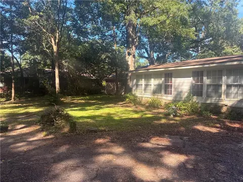 Exterior - 2228 Vaughan Dr E, Mobile, AL 36605 photo 2 of 3