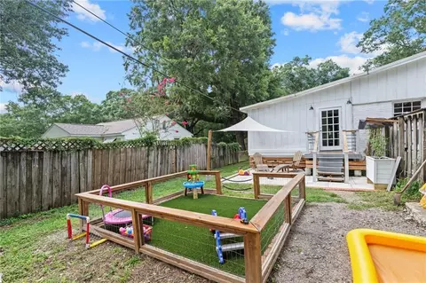 Exterior - 101 Overhill Rd, Mobile, AL 36608 photo 5 of 6