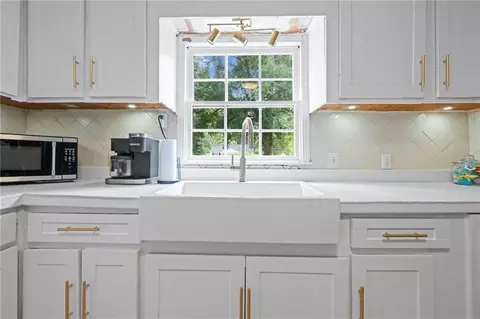 Kitchen - 101 Overhill Rd, Mobile, AL 36608 photo 3 of 4