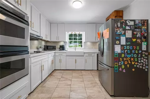 Kitchen - 101 Overhill Rd, Mobile, AL 36608 photo 2 of 4