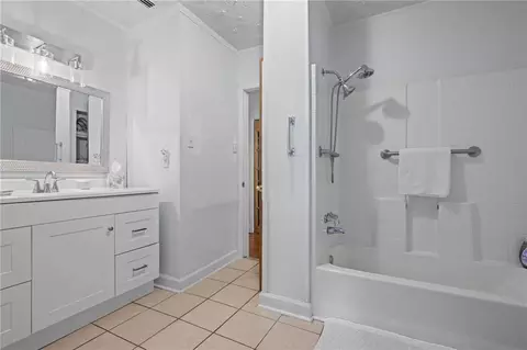 Bath - 101 Overhill Rd, Mobile, AL 36608 photo 4 of 5