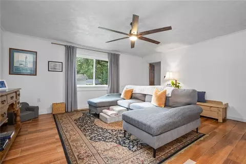 Living - 101 Overhill Rd, Mobile, AL 36608 photo 1 of 2